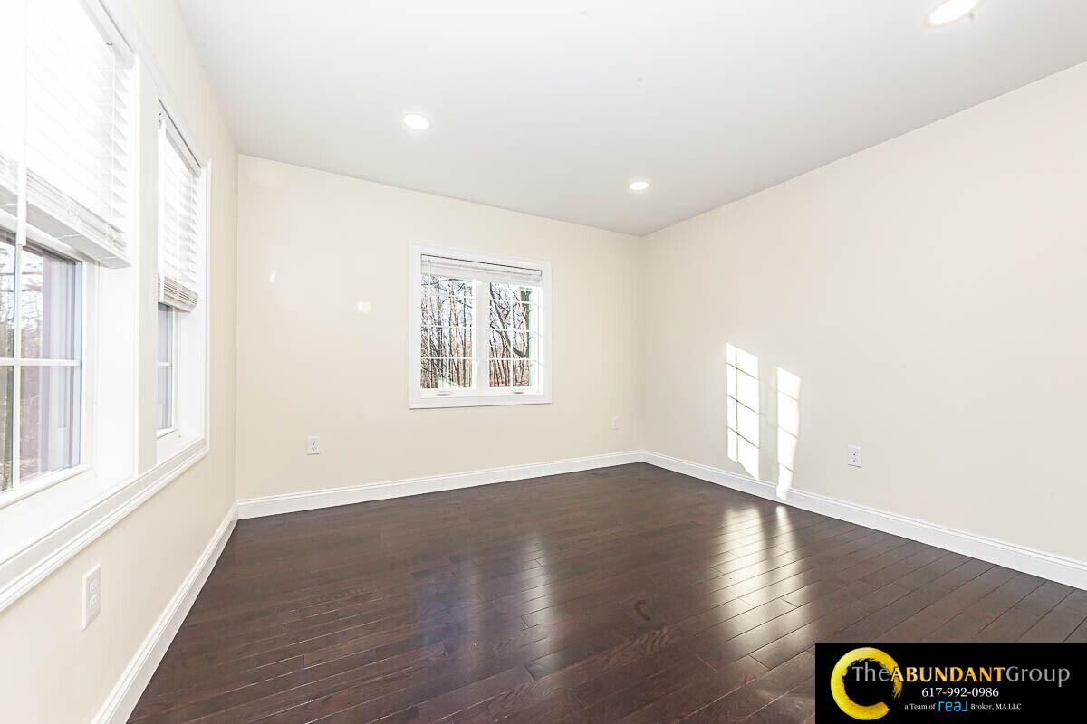 Building Photo - 48 Caldwell Rd