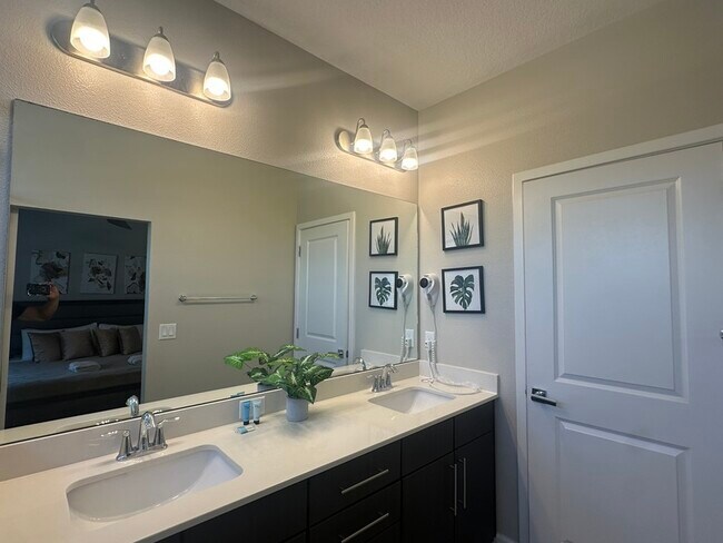 Building Photo - 240 Villa Domani Ct