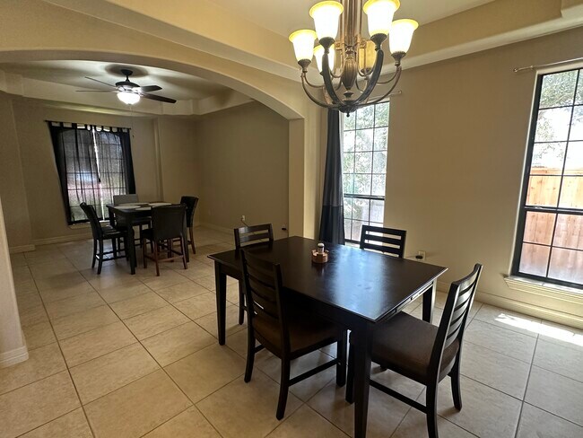 Building Photo - 3901 El Jardin St