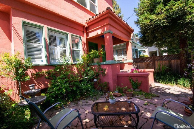 Building Photo - 650 65th St