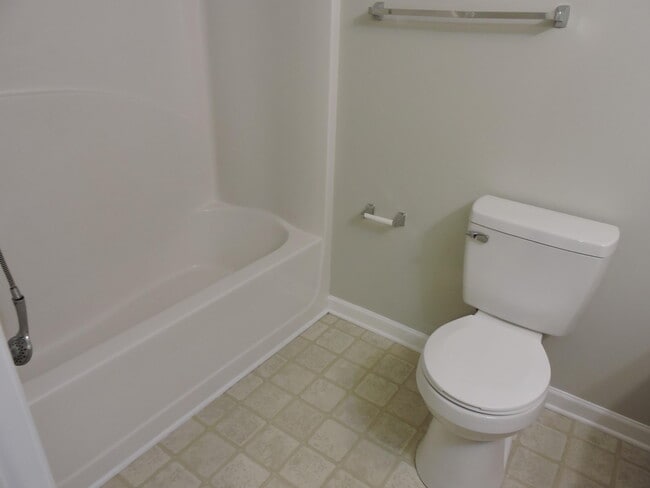 Building Photo - 132 Swaying Pine Ct