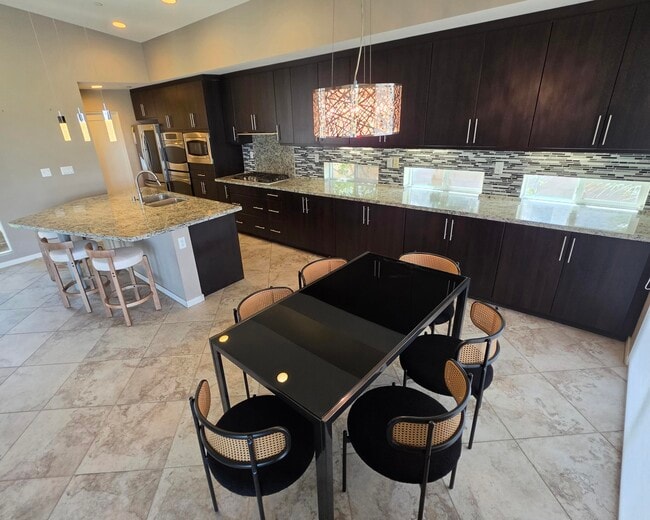 Building Photo - 4415 Vantage Ln