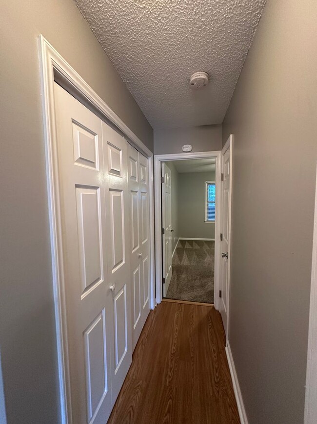 Building Photo - Whether you're downsizing or simply seekin...