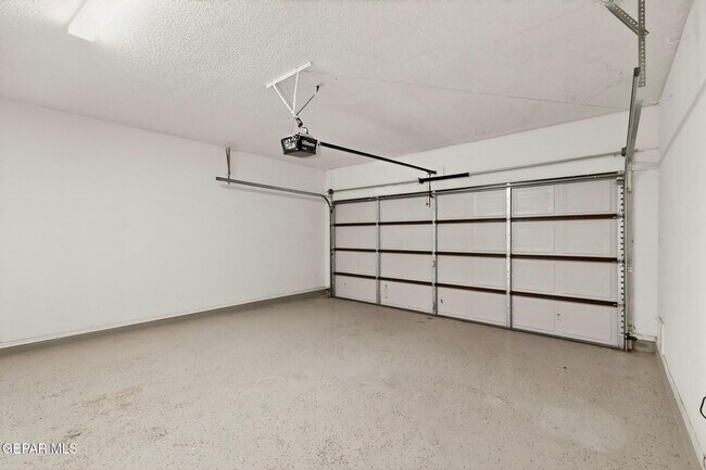 Building Photo - 664 Rosinante Rd