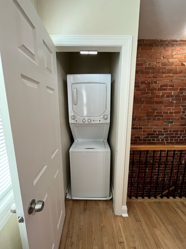 Building Photo - 185 Lodi Way