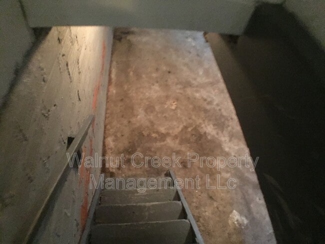 Building Photo - 2105 E 31st St