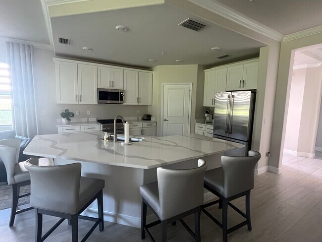 Building Photo - 16352 Viansa Way