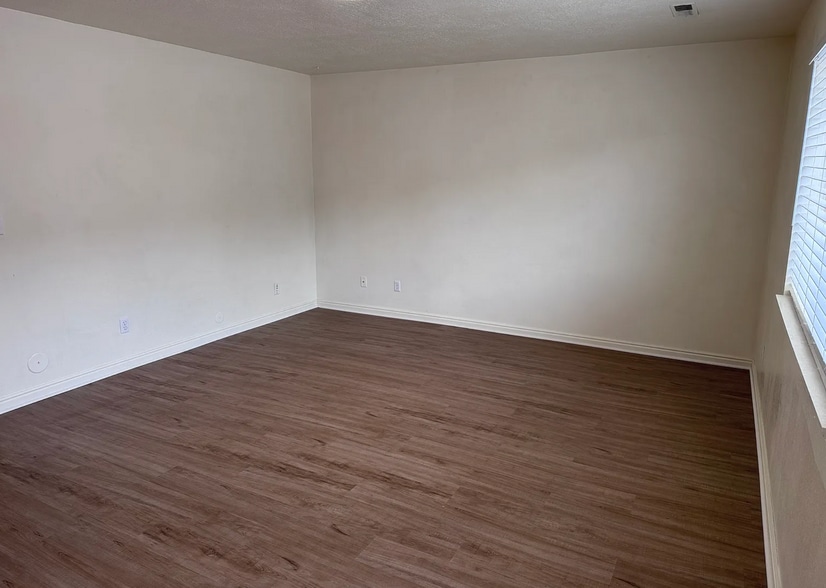 Building Photo - 1393 N 260 W