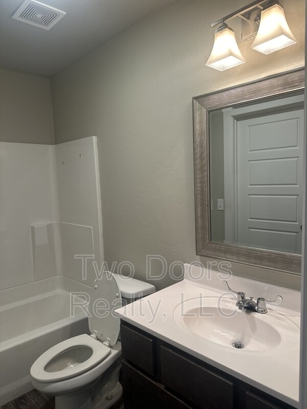 Building Photo - 2805 N Kentucky Ave