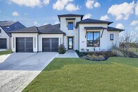 Building Photo - 370 Shirebrook Ln