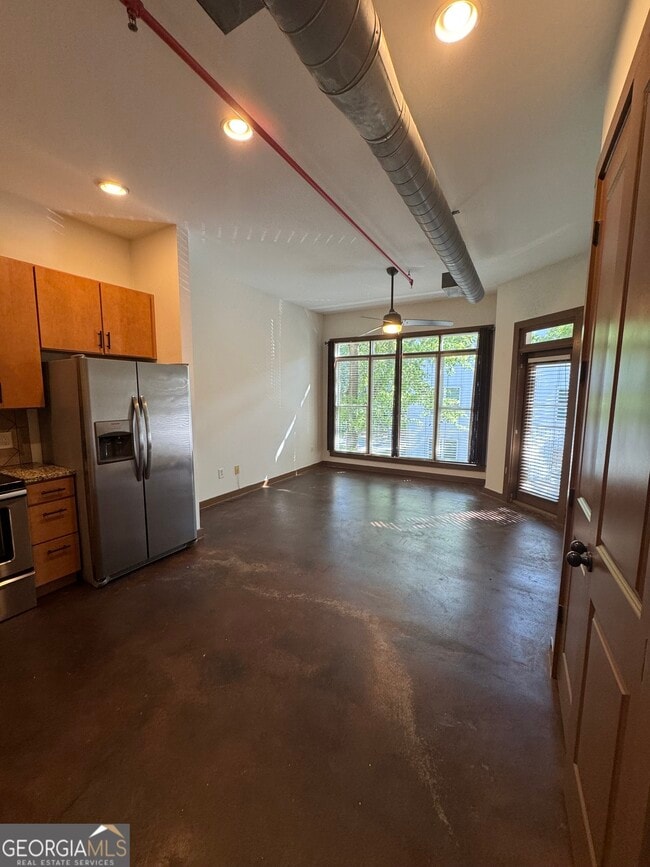 Building Photo - 250 Martha Dr