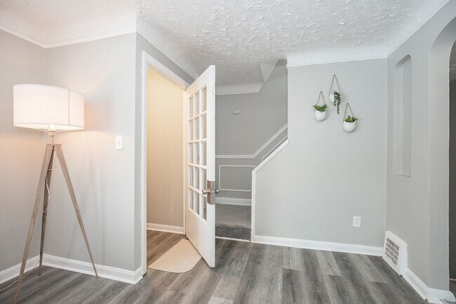 Building Photo - 3 BED 2 BATH BEAUTIFUL SINGLE FAMILY HOME!