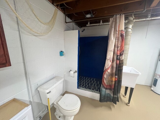 Building Photo - Click the “Apply Now” button or email wapmrentals@gmail.com for a prompt response.