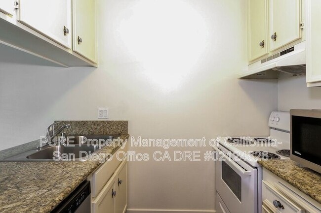 Building Photo - 615 Vine St