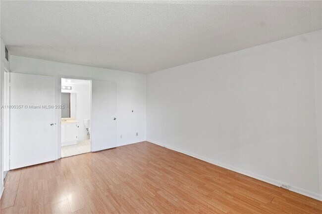Building Photo - 300 SW 134th Way