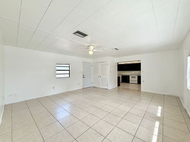 Building Photo - 2658 Sunny Breeze Ave