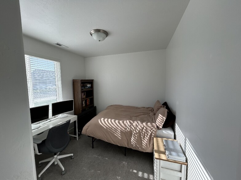 Building Photo - 778 W Bronze Leaf Rd