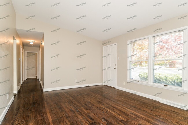 Building Photo - 315 St Edward Ln