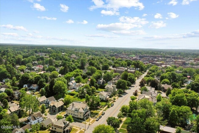 Building Photo - 162 Lake Ave