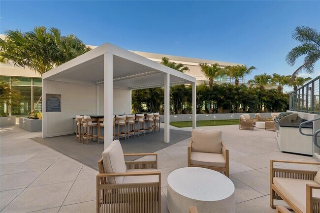 Building Photo - 400 Central Ave