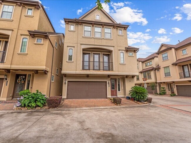 Building Photo - 5502 Lunia Ln