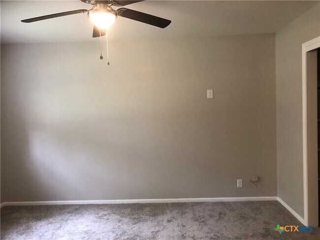 Building Photo - 1175 Canyon Dr