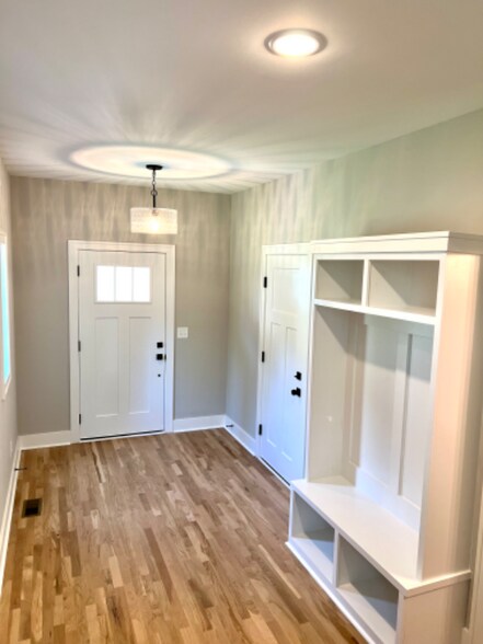 Building Photo - 2157 Chadwell Retreat Dr