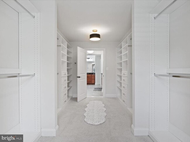 Building Photo - 41595 Revival Dr