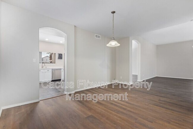 Building Photo - 1651 E Flint St