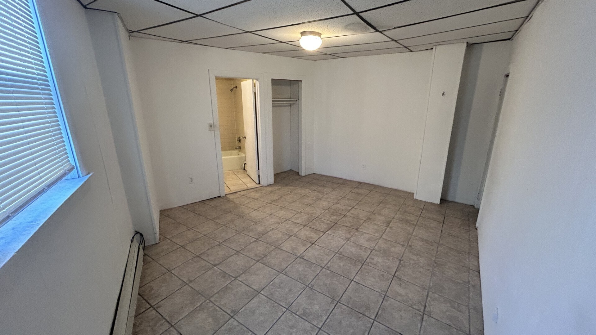 Building Photo - 10 Marion St