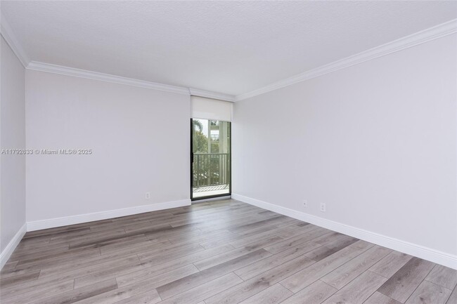 Building Photo - 1301 River Reach Dr