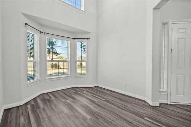 Building Photo - 13814 Russell Ct