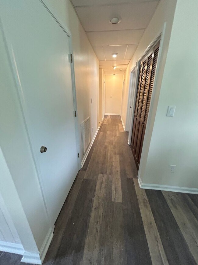 Building Photo - 3089 Pandapas Pond Rd