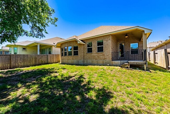 Building Photo - Charming Cedar Park Retreat: 3-Bedroom Home with Versatile Features and Community Amenities
