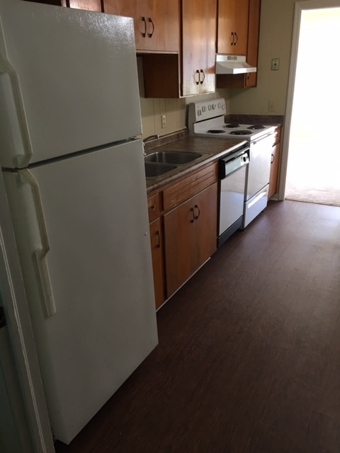 Building Photo - 549 Thorpe St