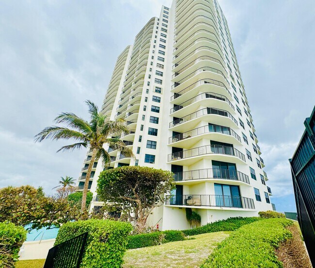 Building Photo - 5420 N Ocean Dr