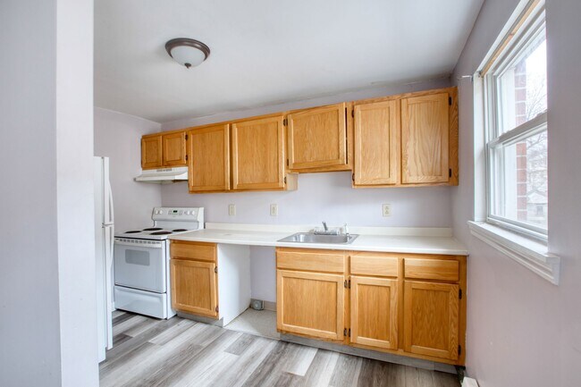 Building Photo - 2 bed 1 bath