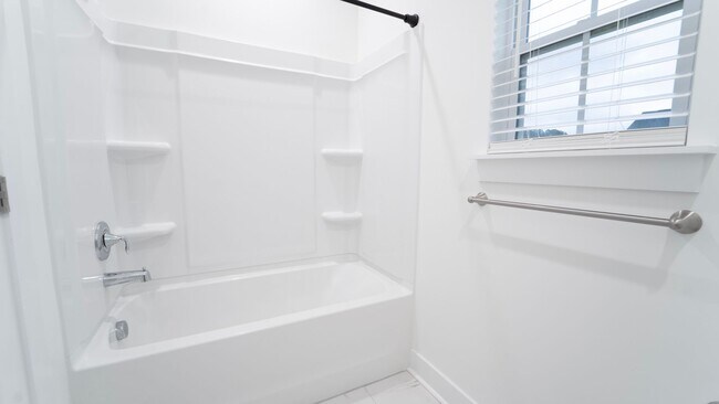 Building Photo - Move-In Special! Free January Rent — Stunning Like-New 4-Bedroom Home Just Minutes from Fort Stewart