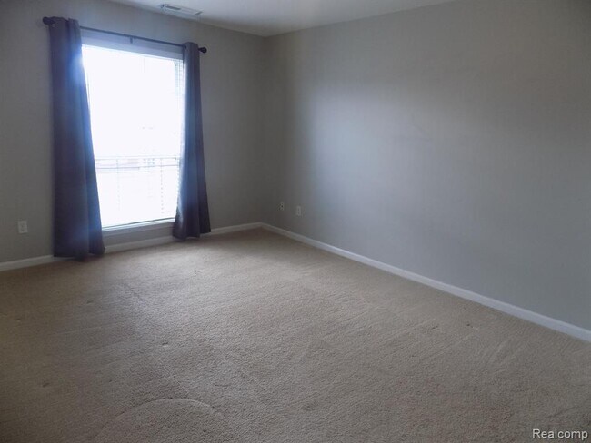 Building Photo - 16327 Chatham Dr