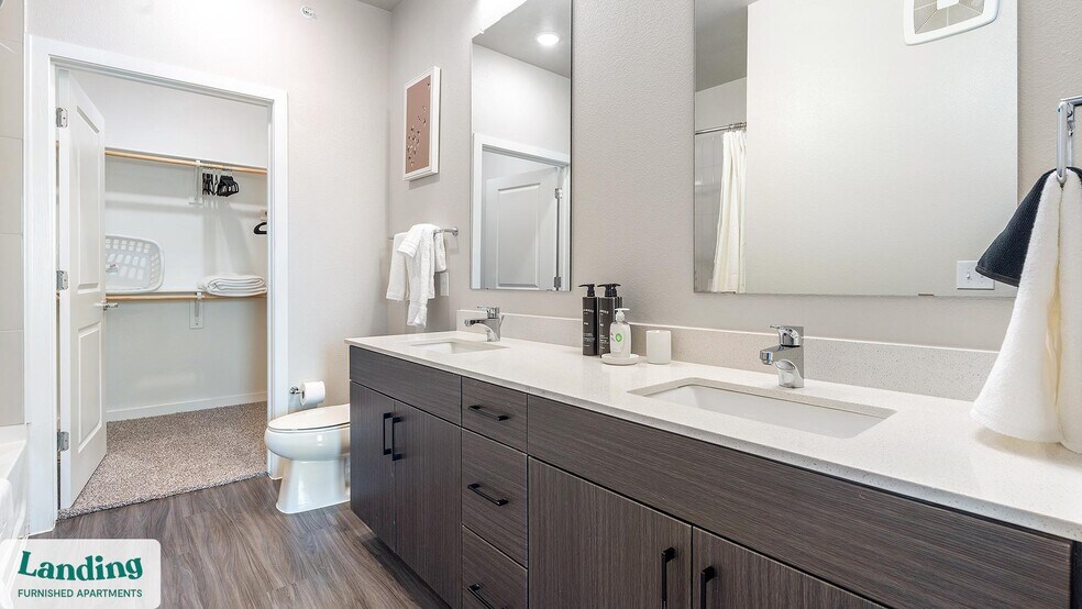 Building Photo - 14015 Univ Pass