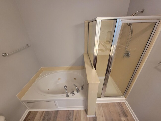 Building Photo - Stunning 4-Bedroom Home for Rent – Availab...