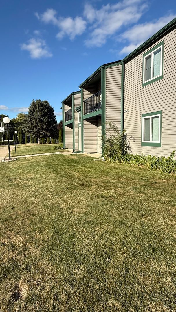 Building Photo - Upper 2-Bedroom | Brand New Updates & Heat Included!