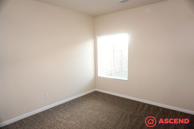 Building Photo - Charming Southwest Home!