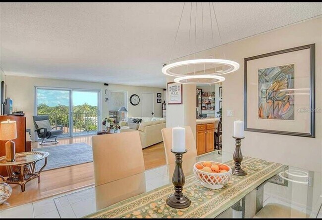 Building Photo - 2295 Gulf of Mexico Dr