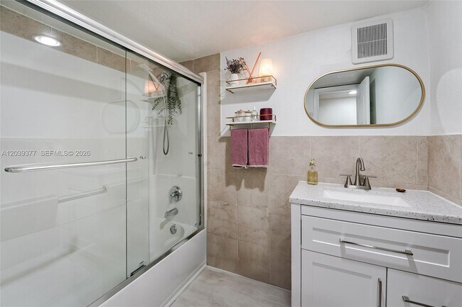 Building Photo - 8950 SW 69th Ct