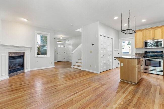 Building Photo - 2529 SE 32nd Ave