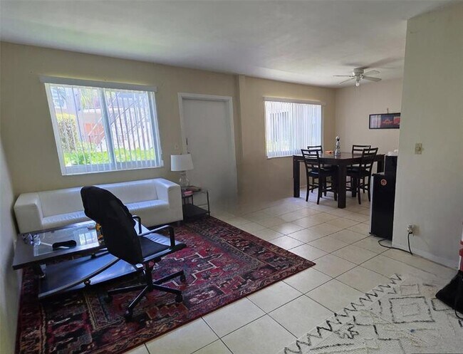 Building Photo - 611 Ponce de Leon Dr