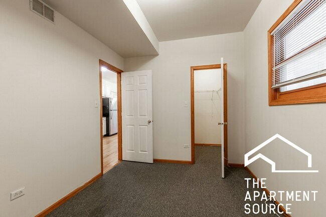 Building Photo - 1351 N Wolcott Ave