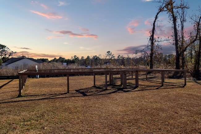 Building Photo - Spacious 3 bedroom 2.5 bath Townhome with 1 car garage - Close to Nexon/Carnes