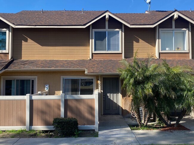 Primary Photo - 1460 Kendall Dr